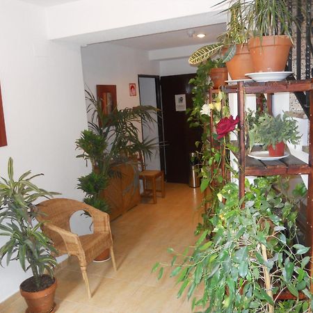 Hostal El Descanso มาดริด ภายนอก รูปภาพ