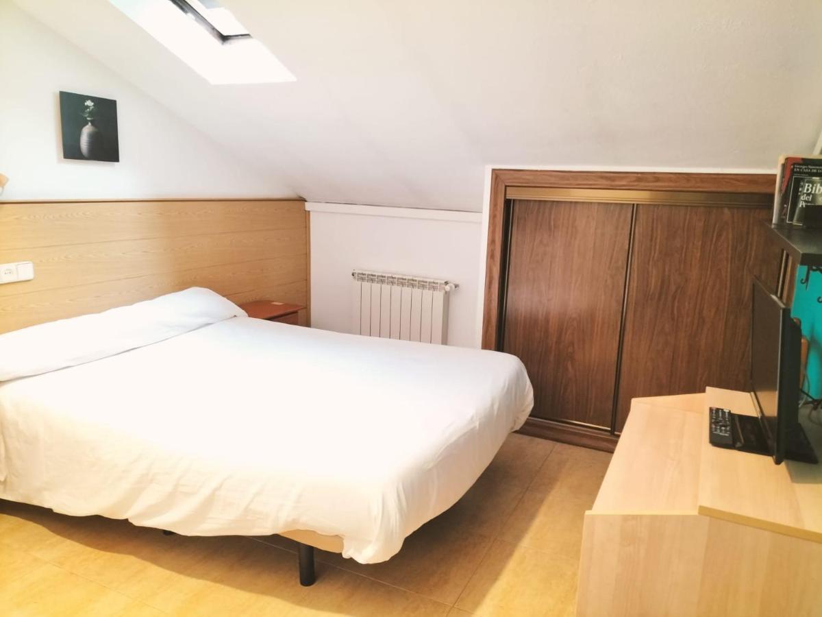 Hostal El Descanso มาดริด ภายนอก รูปภาพ