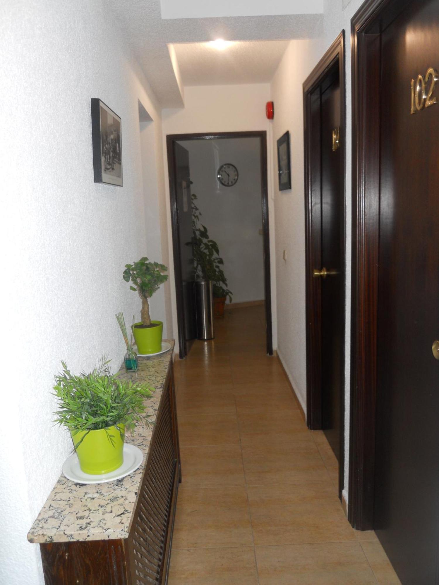 Hostal El Descanso มาดริด ภายนอก รูปภาพ